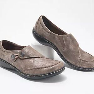 Clarks Women's Mules in Metallic Taupe Size 8